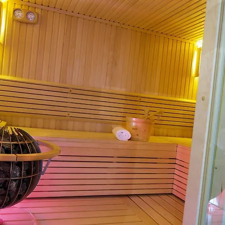 Wellness- Und Schneesporthotel Christiania 사스-알마겔